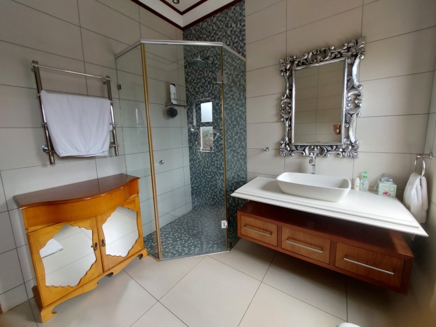 6 Bedroom Property for Sale in Birdwood Estate North West